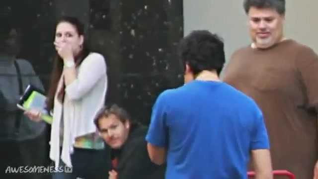 Trò đùa làm thót tim người hâm mộ iPhone 5