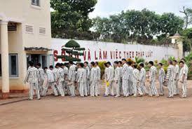 Hai cán bộ trại giam đánh chết tù nhân lãnh án