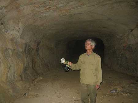 Bí ẩn căn hầm và dòng sông ngầm khổng lồ ở Hòa Bình