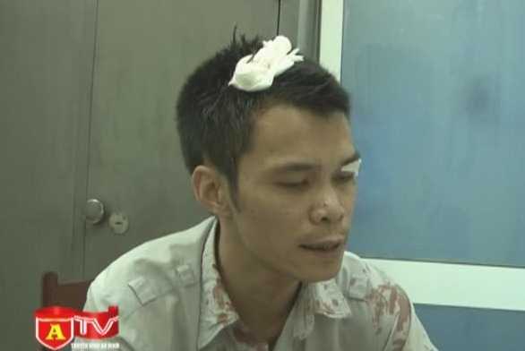 Va chạm xe khách và xe buýt, ẩu đả vỡ đầu