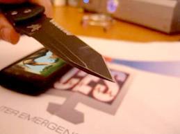 Bị người tình xẻo tai vì tính trăng hoa