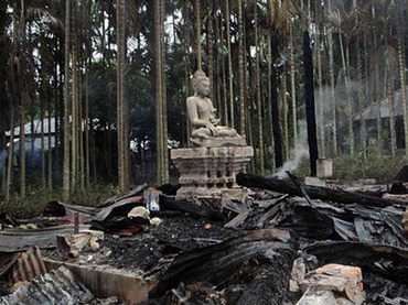 Banglades: 25.000 tín đồ Hồi giáo đốt chùa Phật giáo