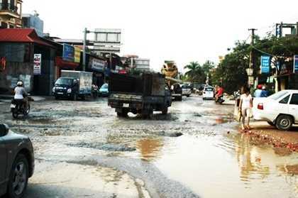 Ngân hàng tung chiêu tặng tiền khi mua sắm