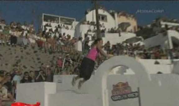 Thi tài Parkour trên bờ Địa Trung Hải