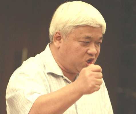 12 tháng trước, bầu Kiên cướp diễn đàn, gây sốc thế nào