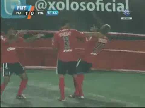 Nhận thẻ đỏ sau khi ăn mừng bàn thắng theo kiểu xả súng