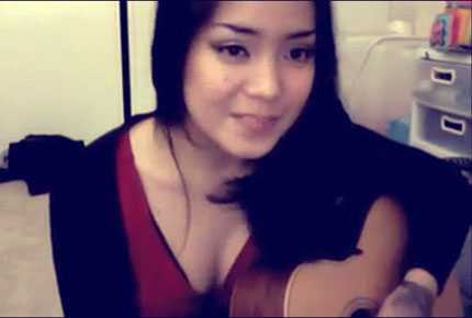 Ngất ngây thiếu nữ xinh như mộng hát ngợi ca MU