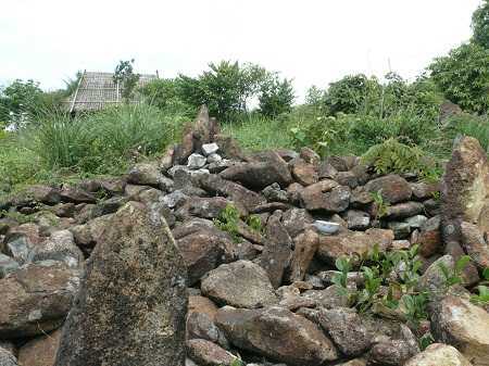 Bí ẩn ngôi mộ đá cổ trên núi Đại Huệ