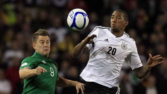 CH Ailen 1-6 Đức: Xe tăng nghiền nát chủ nhà