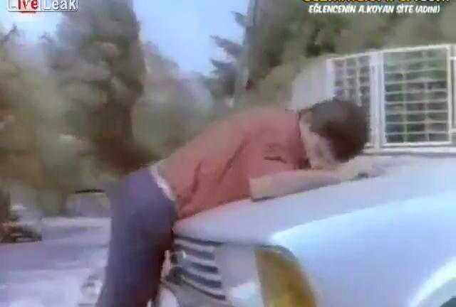 Màn diễn bị ô tô đâm tệ nhất lịch sử