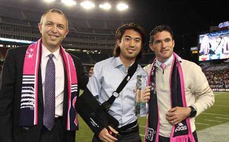 Rời VN, Lee Nguyễn trở thành cầu thủ xuất sắc nhất năm