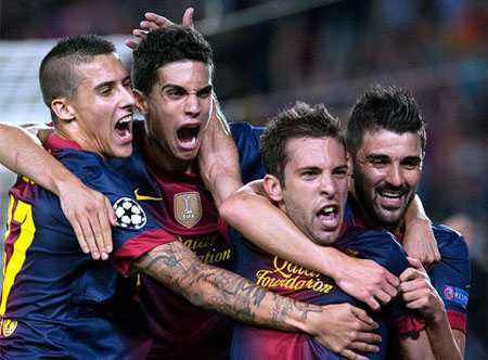 Hậu vệ ‘sáng hơn’ Messi, Barca thắng nhọc ở Nou Camp