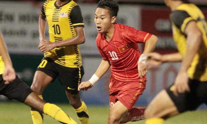 Chơi giống Ronaldo, tuyển thủ U21 VN được mời sang Úc