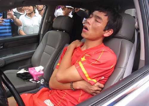 Giải đen, Huy Hoàng đổi biển số xe