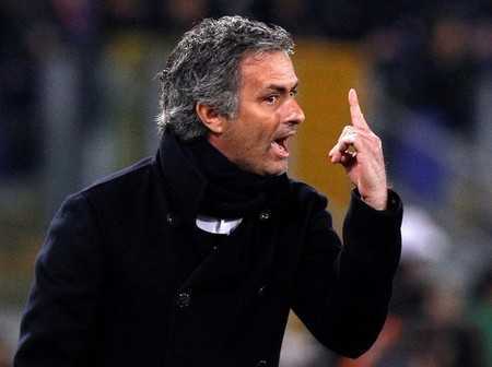 Mourinho: Triết lý thâu tóm phòng thay đồ