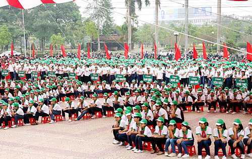 Dạy học sinh bảo vệ nước sạch và vệ sinh môi trường