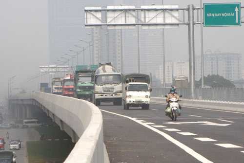 Đường trên cao sau nửa tháng vận hành