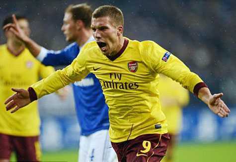 Podolski hiến kế giúp Arsenal giải bài toán hàng công