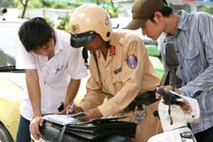 Xe không chính chủ:Đề xuất hoãn phạt, giảm phí sang tên