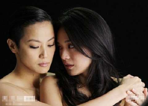 Hà Vận Thi tuyên bố đồng tính, cha mẹ ủng hộ