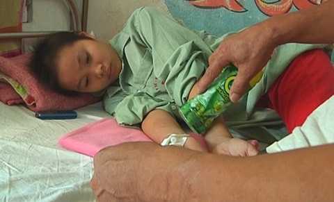 Rơi nước mắt gia đình có 3 con thơ ung thư máu