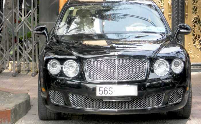 'Mổ xẻ' Bentley Spur Speed ở Việt Nam
