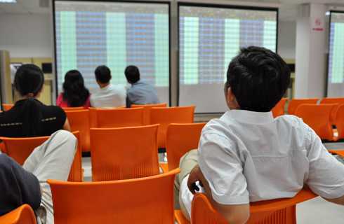 Cám cảnh nghề môi giới chứng khoán