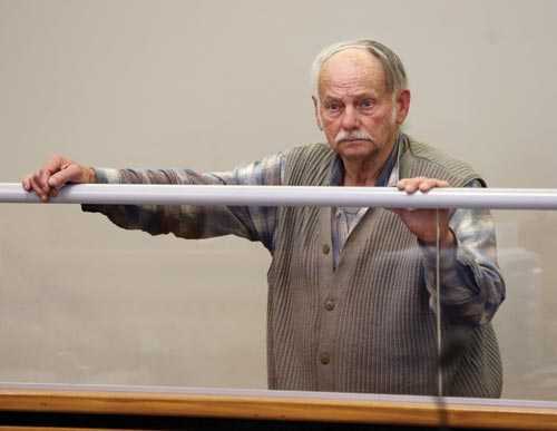 Xử kẻ đổ phân ngựa lên người Thái tử Anh