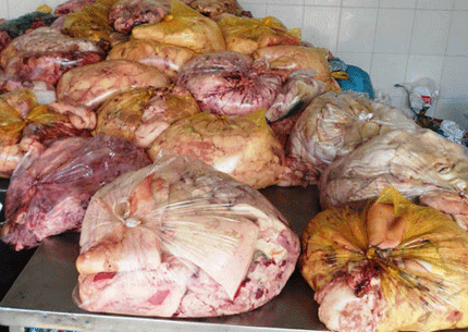 TP.HCM: Bắt hơn một tấn nội tạng hôi thối