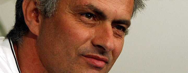 49 tuổi, Mourinho vượt mặt lão làng Ferguson, Wenger