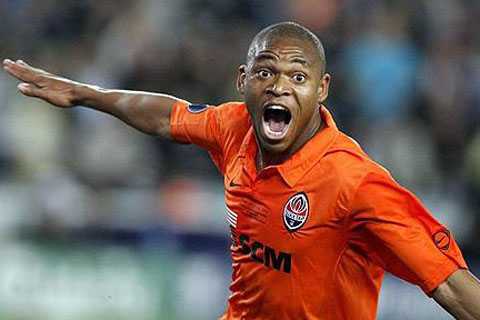 Bàn thắng cực 'bẩn' ở Champions League đêm qua