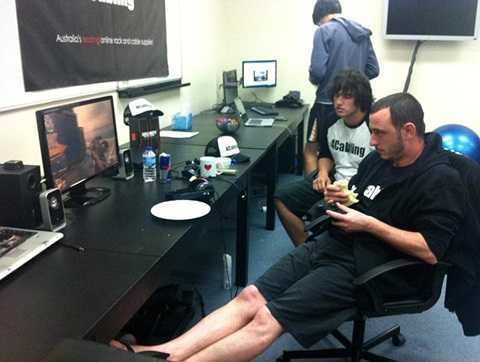 Game thủ phá kỉ lục thế giới với 135 giờ chơi liên tục