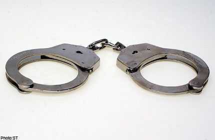 Vợ lải nhải suốt ngày, chồng xin được ngồi tù