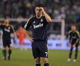 Thua đau Betis, Real sớm nhường ngôi cho Barca