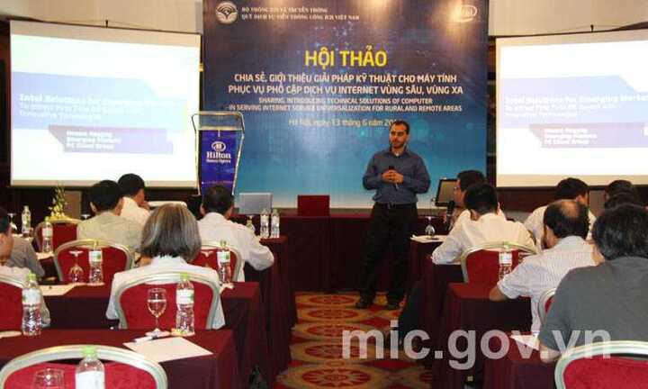 Đưa vào hoạt động 12 điểm truy nhập Internet công cộng