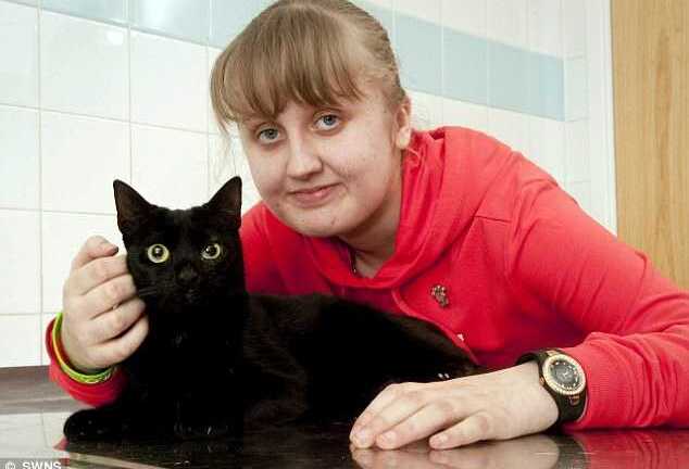 Mèo cứu chủ thoát chết sau cơn đau tim