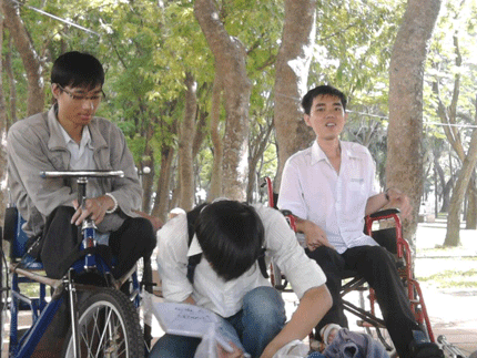 Nam sinh bị liệt sau cơn ghen của bố