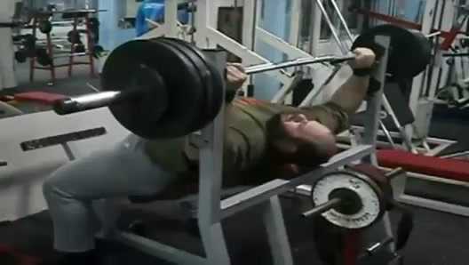 Kiểu đẩy tạ có một không hai