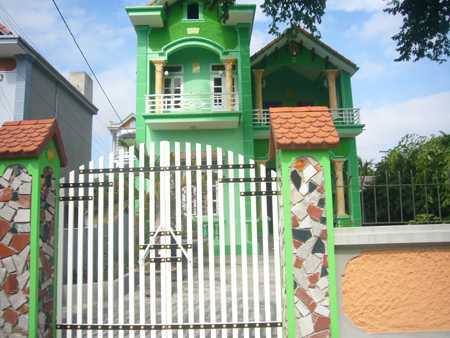 Nhà 2 tầng, thu nhập 10 triệu đồng/tháng vẫn... nghèo