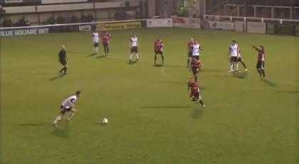 Pha sút phạt tệ nhất lịch sử bóng đá