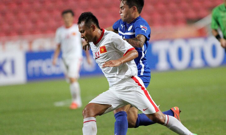 Thất bại tại AFF Cup, cầu thủ Việt mất cả tỉ đồng