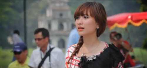 Hot girl Ngoại thương được tỏ tình lãng mạn