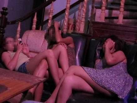 Một đêm 'vi hành' phố 'sung sướng'