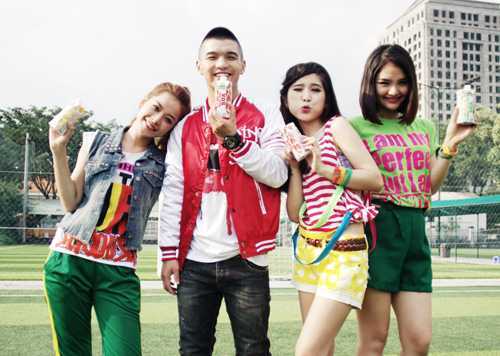 Sở hữu vòng tay USB cực chất như Miu Lê và Chi Pu?