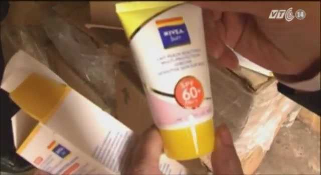 Khôn lường mỹ phẩm giả ở VN đủ cả tem chống nhái
