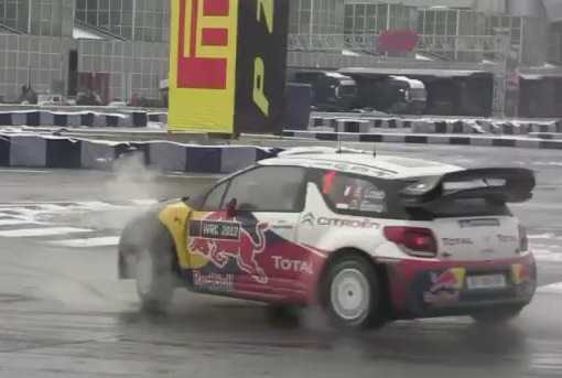 Màn drift kinh điển dưới mưa tuyết