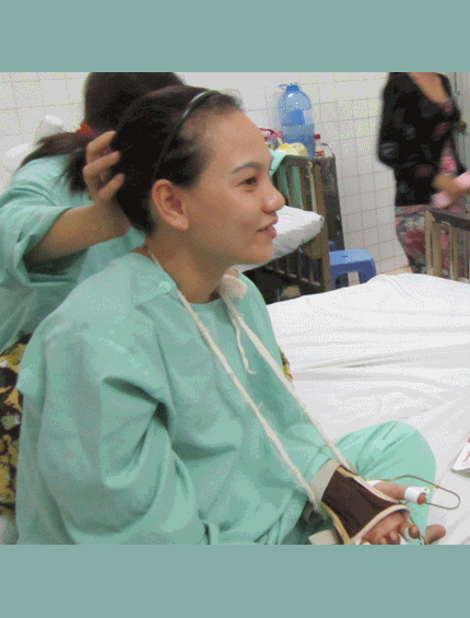 Cô gái đi xe SH bị cướp chặt đứt tay xuất viện