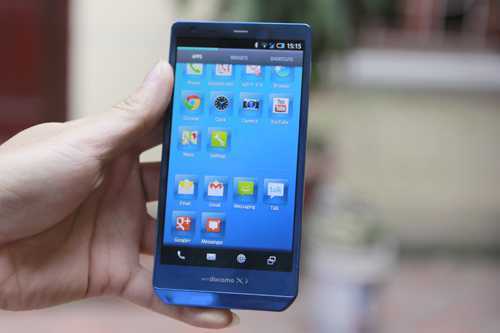 'Đập hộp' điện thoại Nhật mở máy bằng giọng nói