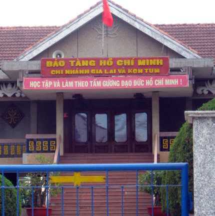 Cách chức Giám đốc Bảo tàng Hồ Chí Minh nhận hối lộ