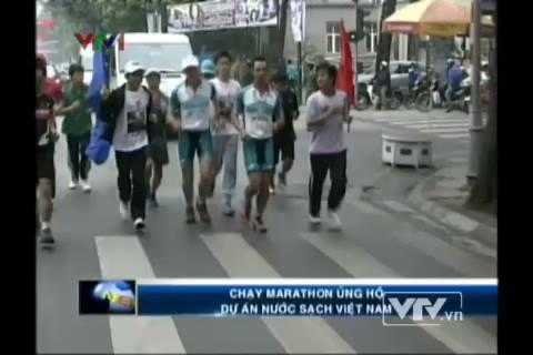 Cựu nghị sĩ Úc chạy bộ xuyên Việt